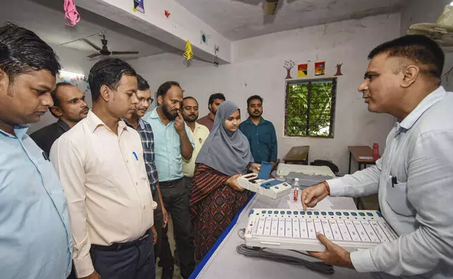 ಬಿಹಾರ | ಮೊದಲ ಹಂತದ ಚುನಾವಣೆ : 121 ಕ್ಷೇತ್ರಗಳಿಗೆ ನಾಮಪತ್ರ ಸಲ್ಲಿಕೆ ಆರಂಭ