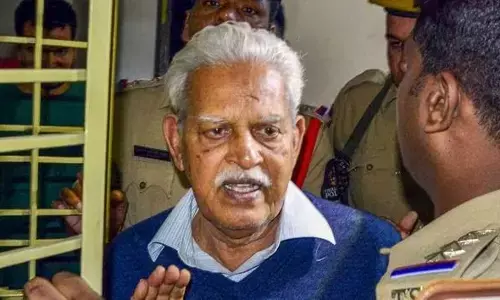 ಭೀಮಾ ಕೋರೆಗಾಂವ್ ಪ್ರಕರಣ: ದಂತ ಶಸ್ತ್ರಚಿಕಿತ್ಸೆಗೆ ತೆರಳಲು ಅನುಮತಿ ಕೋರಿ ವರವರ ರಾವ್ ಸಲ್ಲಿಸಿದ್ದ ಅರ್ಜಿ ತಿರಸ್ಕರಿಸಿದ ನ್ಯಾಯಾಲಯ