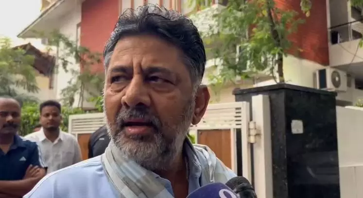 ಮಳೆ ವೇಳೆ ರಸ್ತೆಗೆ ಡಾಂಬರು ಹಾಕಲು ವೆಟ್ ಮಿಕ್ಸಿಂಗ್ ವಿಧಾನ ಬಳಕೆ: ಡಿಸಿಎಂ ಡಿಕೆಶಿ