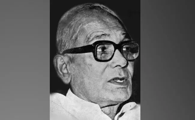 ಲೋಕನಾಯಕ ಜೆಪಿ ಪರಂಪರೆ: ಭಾರತೀಯ ಪ್ರಜಾಪ್ರಭುತ್ತದಲ್ಲಿ ಏಕತೆಯ ಶಕ್ತಿ ಲೋಕನಾಯಕ ಜೆಪಿ ಪರಂಪರೆ: ಭಾರತೀಯ ಪ್ರಜಾಪ್ರಭುತ್ತದಲ್ಲಿ ಏಕತೆಯ ಶಕ್ತಿ