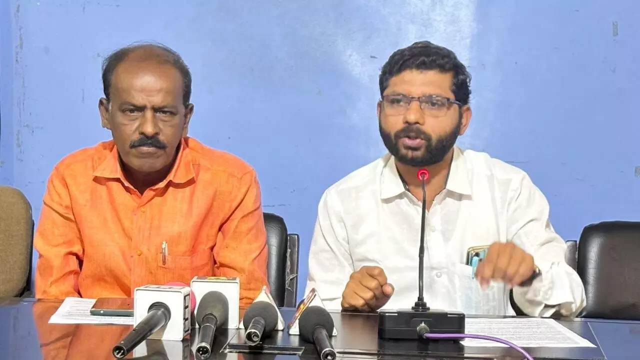 ಕಸಾಪ ಜಿಲ್ಲಾಧ್ಯಕ್ಷರಿಂದ ನಿಯಮ ಉಲ್ಲಂಘನೆ : ಅಣ್ಣಪ್ಪ ಮೇಟಿಗೌಡ ಆರೋಪ ಕಸಾಪ ಜಿಲ್ಲಾಧ್ಯಕ್ಷರಿಂದ ನಿಯಮ ಉಲ್ಲಂಘನೆ : ಅಣ್ಣಪ್ಪ ಮೇಟಿಗೌಡ ಆರೋಪ