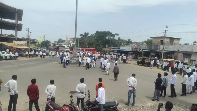 ಕಲಬುರಗಿ | ಅಂಬಿಗರ ಚೌಡಯ್ಯ ಮೂರ್ತಿಗೆ ಹಾನಿಗೊಳಿಸಿದ  ದುಷ್ಕರ್ಮಿಗಳನ್ನು ಬಂಧಿಸುವಂತೆ ಆಗ್ರಹಿಸಿ ಪ್ರತಿಭಟನೆ