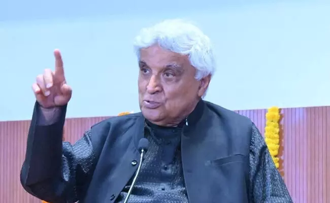 ಅಶ್ಲೀಲತೆಯಿರುವ ಚಿತ್ರಗಳಿಗೆ ಅನುಮತಿ ದೊರೆಯುತ್ತಿದೆ; ನೈಜತೆಯನ್ನು ಪ್ರತಿಫಲಿಸುವ ಚಿತ್ರಗಳು ಸೆನ್ಸಾರ್ ಅಡೆತಡೆ ಎದುರಿಸುತ್ತಿವೆ: ಜಾವೇದ್ ಅಖ್ತರ್ ಅಸಮಾಧಾನ ಅಶ್ಲೀಲತೆಯಿರುವ ಚಿತ್ರಗಳಿಗೆ ಅನುಮತಿ ದೊರೆಯುತ್ತಿದೆ; ನೈಜತೆಯನ್ನು ಪ್ರತಿಫಲಿಸುವ ಚಿತ್ರಗಳು ಸೆನ್ಸಾರ್ ಅಡೆತಡೆ ಎದುರಿಸುತ್ತಿವೆ: ಜಾವೇದ್ ಅಖ್ತರ್ ಅಸಮಾಧಾನ