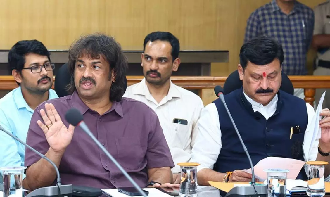 ಶಿವಮೊಗ್ಗ | ʼರೈತರನ್ನು ಬಲವಂತವಾಗಿ ಒಕ್ಕಲೆಬ್ಬಿಸಬೇಡಿʼ : ಅರಣ್ಯ ಇಲಾಖೆ ಅಧಿಕಾರಿಗಳಿಗೆ ಸಚಿವ ಮಧುಬಂಗಾರಪ್ಪ ಸೂಚನೆ