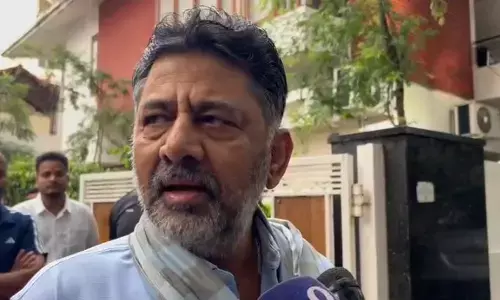 ಮಳೆ ವೇಳೆ ರಸ್ತೆಗೆ ಡಾಂಬರು ಹಾಕಲು ವೆಟ್ ಮಿಕ್ಸಿಂಗ್ ವಿಧಾನ ಬಳಕೆ: ಡಿಸಿಎಂ ಡಿಕೆಶಿ