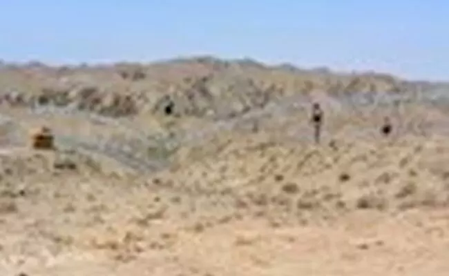 ಪಾಕ್-ಅಫ್ಘಾನ್ ಗಡಿಯಲ್ಲಿ ಉದ್ವಿಗ್ನ : ತಾಲಿಬಾನ್ನಿಂದ ಪಾಕಿಸ್ತಾನದ 15 ಸೈನಿಕರ ಹತ್ಯೆ ; ವರದಿ ಪಾಕ್-ಅಫ್ಘಾನ್ ಗಡಿಯಲ್ಲಿ ಉದ್ವಿಗ್ನ : ತಾಲಿಬಾನ್ನಿಂದ ಪಾಕಿಸ್ತಾನದ 15 ಸೈನಿಕರ ಹತ್ಯೆ ; ವರದಿ