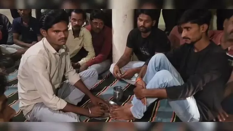ಮಧ್ಯಪ್ರದೇಶ | ಹಿಂದುಳಿದ ವರ್ಗದ ಯುವಕನಿಗೆ ಬ್ರಾಹ್ಮಣ ವ್ಯಕ್ತಿಯ ಪಾದ ತೊಳೆದು ನೀರು ಕುಡಿಯುವಂತೆ ಬಲವಂತ!