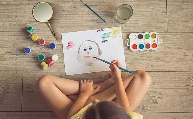 ಭಾಷೆಗೂ ಮುಂಚಿನ ಬಣ್ಣ ಭಾಷೆಗೂ ಮುಂಚಿನ ಬಣ್ಣ