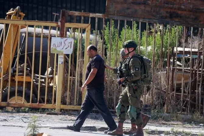 ಫೆಲೆಸ್ತೀನಿ ಕೈದಿಗಳ ಮನೆಗಳ ಮೇಲೆ ಇಸ್ರೇಲ್ ಪಡೆ ದಾಳಿ: ವರದಿ