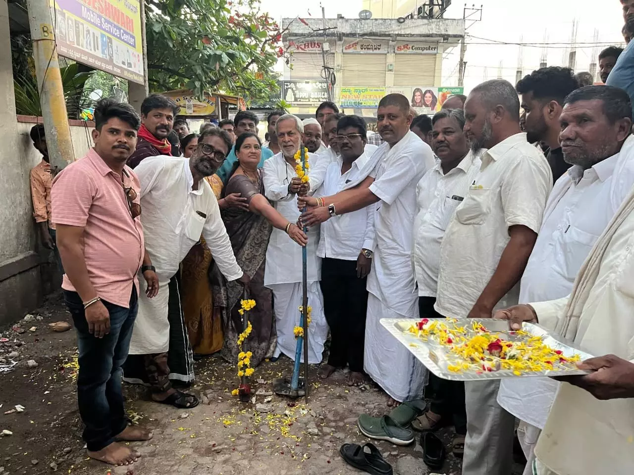 ಯಾದಗಿರಿ | ವಾರ್ಡ್‌ ನಂ.28ರಲ್ಲಿ 50 ಲಕ್ಷ ರೂ. ವೆಚ್ಚದ ರಸ್ತೆ ಕಾಮಗಾರಿಗೆ ಚಾಲನೆ