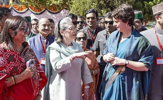 ಕೇಂದ್ರ ಸರಕಾರ ಕಾಂಗ್ರೆಸ್ ಆಡಳಿತಾರೂಢ ರಾಜ್ಯಗಳನ್ನು ನಿರ್ಲಕ್ಷಿಸುತ್ತಿದೆ: ಪ್ರಿಯಾಂಕಾ ಗಾಂಧಿ ವಾದ್ರಾ