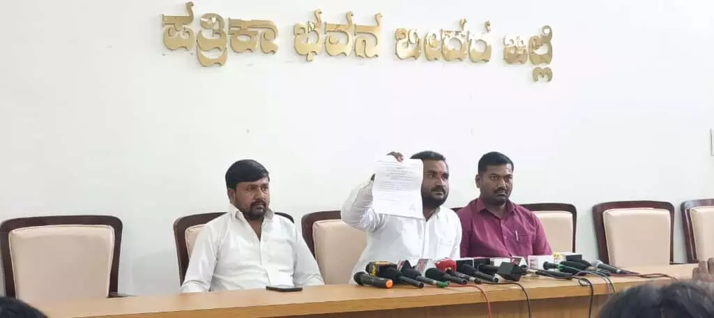 ಬೀದರ್ | ಭಾಲ್ಕಿ ಪುರಸಭೆಯಲ್ಲಿ ಅವ್ಯವಹಾರ : ಸಂಗಮೇಶ್ ಭೂರೆ ಆರೋಪ ಬೀದರ್ | ಭಾಲ್ಕಿ ಪುರಸಭೆಯಲ್ಲಿ ಅವ್ಯವಹಾರ : ಸಂಗಮೇಶ್ ಭೂರೆ ಆರೋಪ