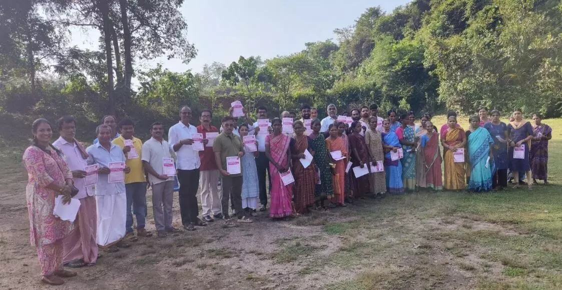 ಅಶೋಕ ಜನ-ಮನ ಕಾರ್ಯಕ್ರಮ : ನೆಕ್ಕಿಲಾಡಿಯಲ್ಲಿ ಆಮಂತ್ರಣ ಪತ್ರ ವಿತರಣೆ