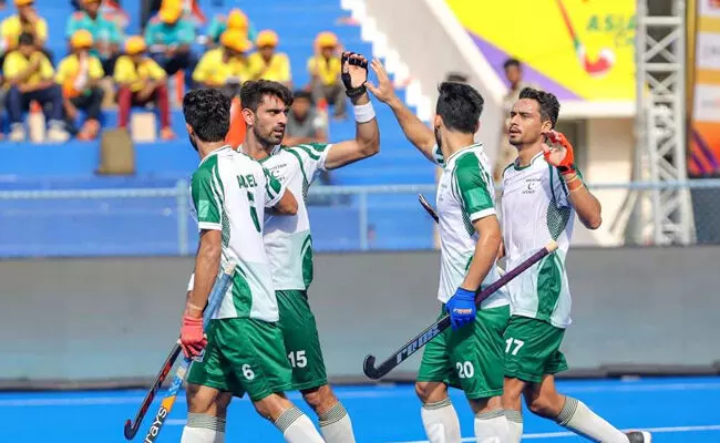 ಭಾರತೀಯರು ಕೈಕುಲುಕದಿದ್ದರೆ ನಿರ್ಲಕ್ಷಿಸಿ: ಪಾಕ್ ಹಾಕಿ ತಂಡಕ್ಕೆ ಸೂಚನೆ ಭಾರತೀಯರು ಕೈಕುಲುಕದಿದ್ದರೆ ನಿರ್ಲಕ್ಷಿಸಿ: ಪಾಕ್ ಹಾಕಿ ತಂಡಕ್ಕೆ ಸೂಚನೆ