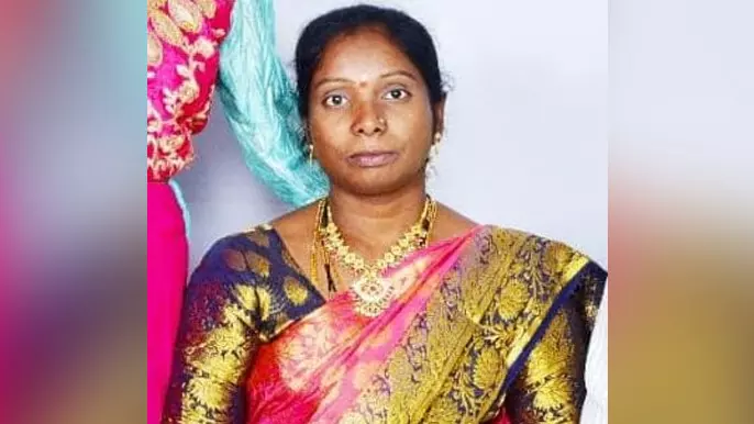 ಕಲಬುರಗಿ | ಡೆತ್ ನೋಟ್ ಬರೆದಿಟ್ಟು ಗ್ರಂಥಪಾಲಕಿ ಆತ್ಮಹತ್ಯೆ ಕಲಬುರಗಿ | ಡೆತ್ ನೋಟ್ ಬರೆದಿಟ್ಟು ಗ್ರಂಥಪಾಲಕಿ ಆತ್ಮಹತ್ಯೆ