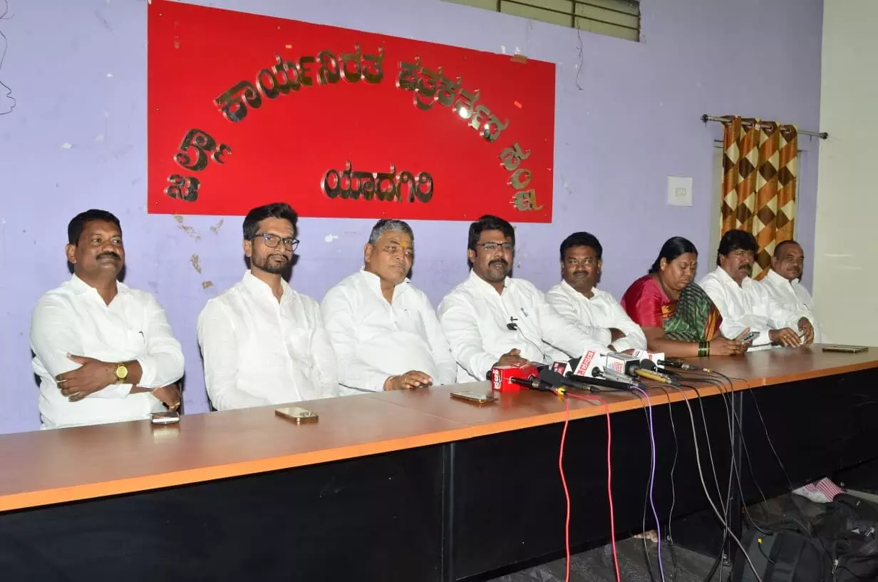 ಯಾದಗಿರಿ |ಜಿಲ್ಲೆಯಲ್ಲಿ ಅಕ್ರಮ ಮರಳು ಮಾರಾಟ ದಂಧೆ ನಿರಂತರವಾಗಿ ನಡೆಯುತ್ತಿದೆ : ಮಾಜಿ ಸಚಿವ ರಾಜುಗೌಡ ಆರೋಪ