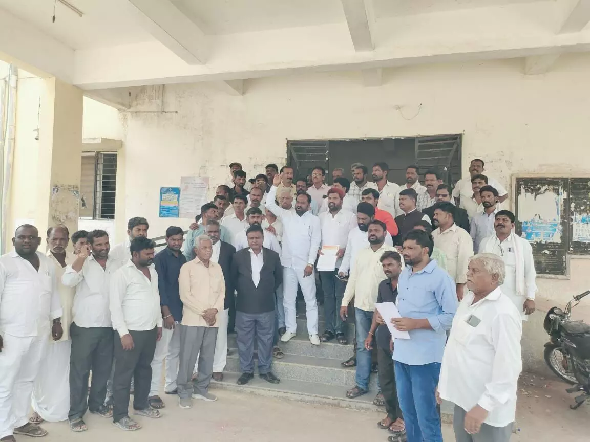 ಯಾದಗಿರಿ | ಅಂಬಿಗರ ಚೌಡಯ್ಯ ಮೂರ್ತಿ ವಿರೂಪ ಖಂಡಿಸಿ ಪ್ರತಿಭಟನೆ