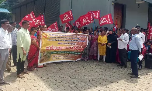 ಬೀಡಿ ಕಾರ್ಮಿಕರ ಸಮಸ್ಯೆ ಇತ್ಯರ್ಥಕ್ಕೆ ಆಗ್ರಹಿಸಿ ಹಕ್ಕೋತ್ತಾಯ ಚಳವಳಿ