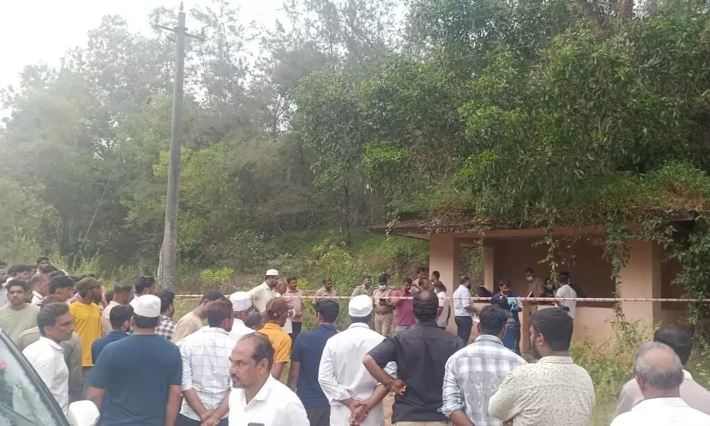 ಕೊಣಾಜೆ | ಮುದುಂಗಾರುಕಟ್ಟೆ ಬಸ್ ನಿಲ್ದಾಣದಲ್ಲಿ ಯುವಕನ ಮೃತದೇಹ ಪತ್ತೆ