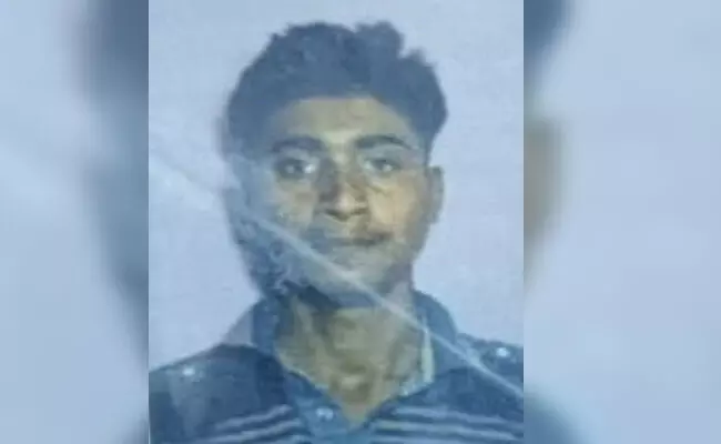 ಬೀದರ್ | ಟ್ರ್ಯಾಕ್ಟರ್-ಬೈಕ್ ನಡುವೆ ಢಿಕ್ಕಿ : ಸ್ಥಳದಲ್ಲೇ ಸೈನಿಕ ಮೃತ್ಯು ಬೀದರ್ | ಟ್ರ್ಯಾಕ್ಟರ್-ಬೈಕ್ ನಡುವೆ ಢಿಕ್ಕಿ : ಸ್ಥಳದಲ್ಲೇ ಸೈನಿಕ ಮೃತ್ಯು