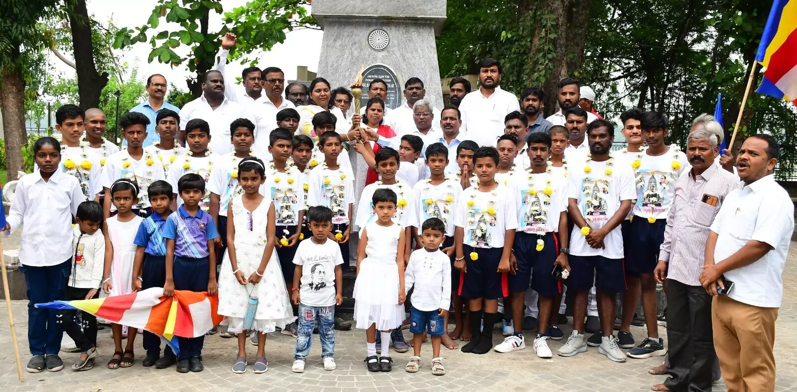 ಕಲಬುರಗಿ | ಧಮ್ಮಜ್ಯೋತಿ ಕಾರ್ಯಕ್ರಮಕ್ಕೆ ವರ್ಷಾ ಜಾನೆ ಚಾಲನೆ ಕಲಬುರಗಿ | ಧಮ್ಮಜ್ಯೋತಿ ಕಾರ್ಯಕ್ರಮಕ್ಕೆ ವರ್ಷಾ ಜಾನೆ ಚಾಲನೆ