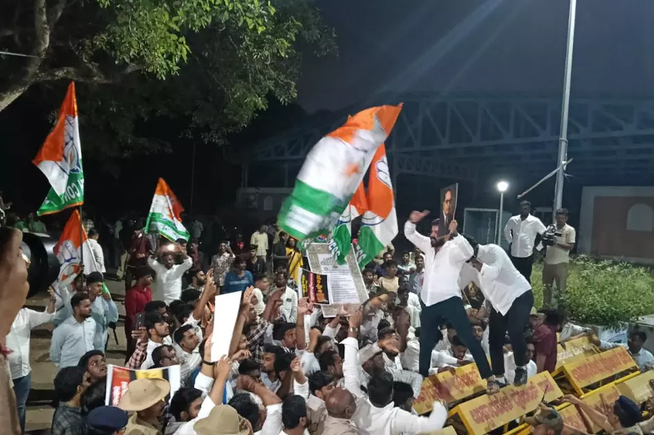 ರಾಜ್ಯದಲ್ಲಿ ಆರೆಸ್ಸೆಸ್ ನಿಷೇಧಿಸಲು ಆಗ್ರಹ ರಾಜ್ಯದಲ್ಲಿ ಆರೆಸ್ಸೆಸ್ ನಿಷೇಧಿಸಲು ಆಗ್ರಹ