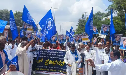 ಸಿಂಧನೂರು | ಮುಖ್ಯನ್ಯಾಯಮೂರ್ತಿ ಸಿಜೆಐ ಮೇಲಿನ ದಾಳಿ ಖಂಡಿಸಿ ಬೃಹತ್ ಪ್ರತಿಭಟನೆ