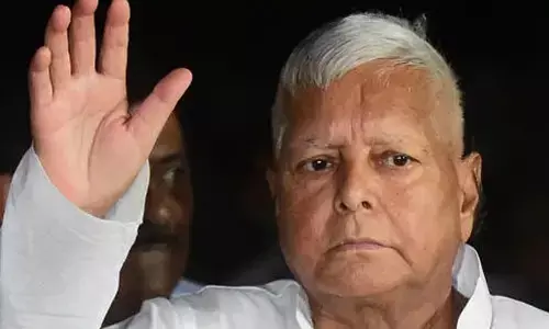 ಬಿಹಾರ ಚುನಾವಣೆ: ಇಂಡಿಯಾ ಒಕ್ಕೂಟದಲ್ಲಿ ಸೀಟು ಹಂಚಿಕೆ ಗೊಂದಲದ ನಡುವೆಯೇ RJD ಟಿಕೆಟ್ ವಿತರಿಸಿದ ಲಾಲು ಪ್ರಸಾದ್ !