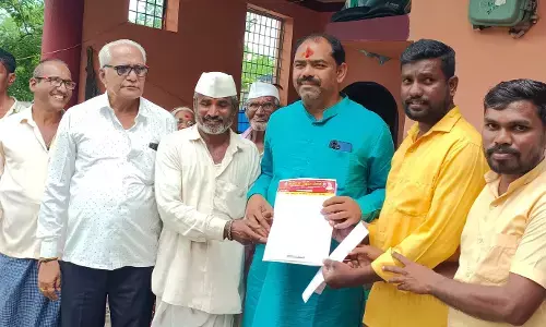 ಕಲಬುರಗಿ | ರೈತರ ಸಂಪೂರ್ಣ ಸಾಲಮನ್ನಾ ಮಾಡುವಂತೆ ಸರಕಾರಕ್ಕೆ ಒತ್ತಾಯಿಸಲು ಬಸವರಾಜ ಮತ್ತಿಮಡು ಅವರಿಗೆ ಮನವಿ