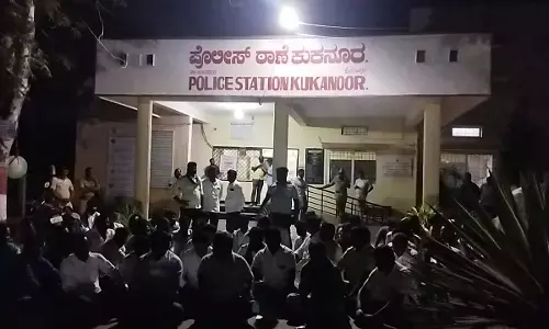 ಕೊಪ್ಪಳ | ಸಮಸ್ಯೆ ಹೇಳಲು ಠಾಣೆಗೆ ಬಂದ ದಲಿತ ಯುವಕನ ಮೇಲೆ ಪಿಎಸ್‌ಐ ನಿಂದ ಹಲ್ಲೆ; ಆರೋಪ