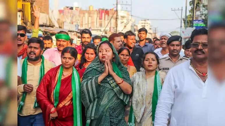 ಚುನಾವಣಾ ಟಿಕೆಟ್ ಗಾಗಿ ಬಹಿರಂಗವಾಗಿ ಪತ್ನಿಯನ್ನೇ ಅಸಮರ್ಥೆ ಎಂದ ಪತಿ!