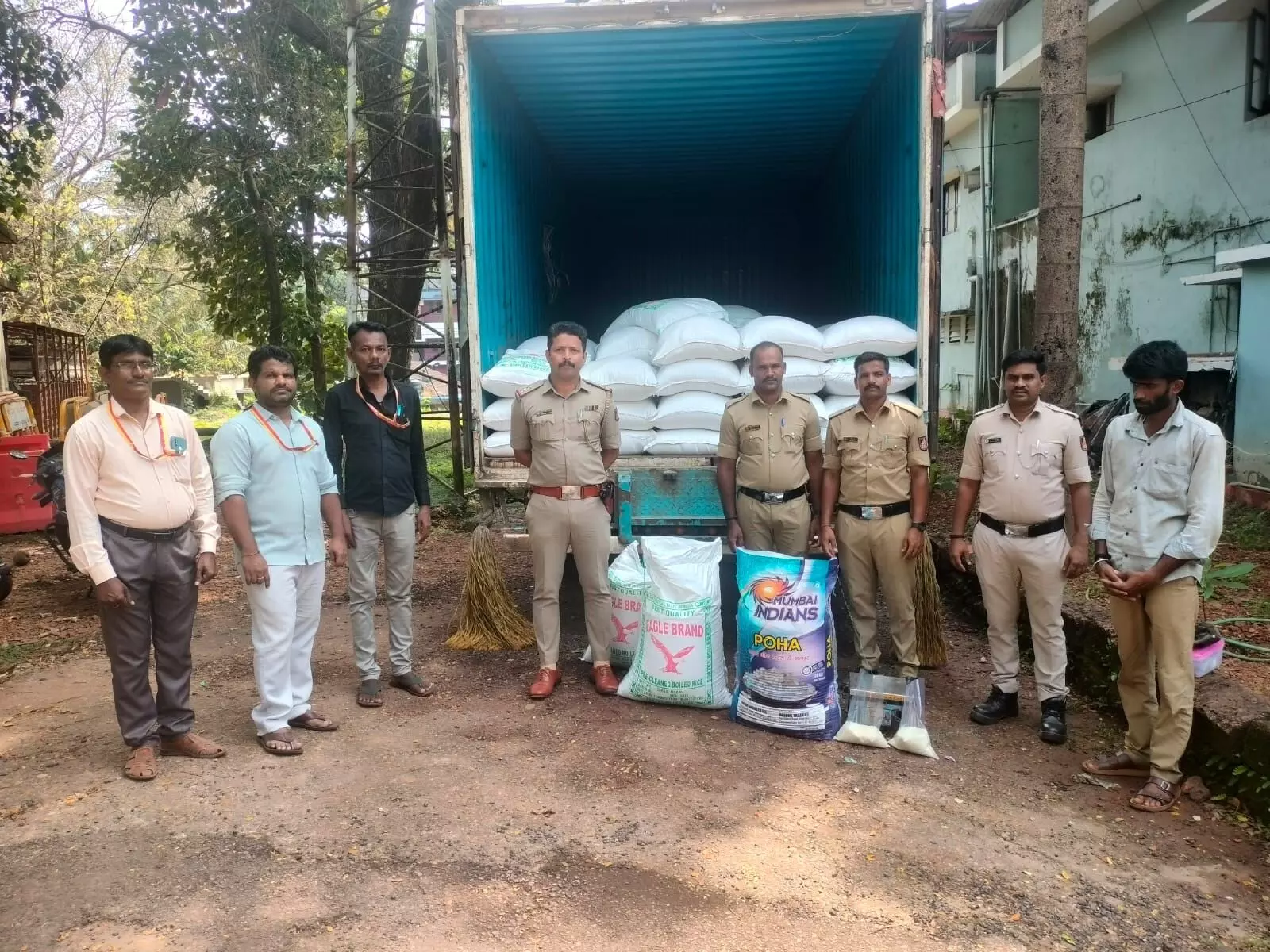 ಭಟ್ಕಳ: ಅನ್ನಭಾಗ್ಯ ಅಕ್ಕಿ ಅಕ್ರಮ ಸಾಗಣೆ; ಲಾರಿ ಚಾಲಕ ಬಂಧನ