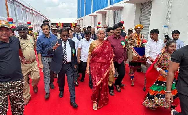 ಕೃಷಿ ಸಂಸ್ಕರಣಾ ಘಟಕಕ್ಕಾಗಿ ತರಬೇತಿ ಮತ್ತು ಸಾಮಾನ್ಯ ಸೌಲಭ್ಯ ಕೇಂದ್ರವನ್ನು ಉದ್ಘಾಟಿಸಿದ ಕೇಂದ್ರ ವಿತ್ತ ಸಚಿವೆ ನಿರ್ಮಲಾ ಸೀತಾರಾಮನ್