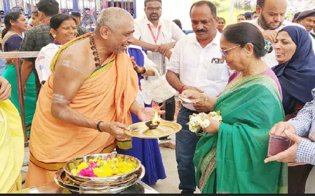 ಹಾಸನಾಂಬ ದೇವಾಲಯಕ್ಕೆ ಬಾನು ಮುಷ್ತಾಕ್‌ ಭೇಟಿ