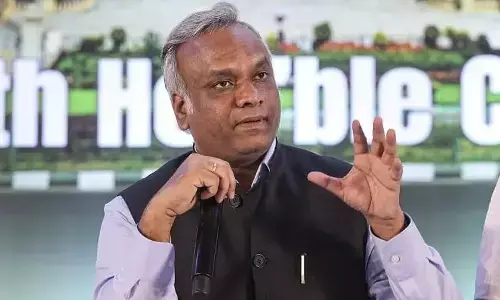 ಪ್ರಿಯಾಂಕ್ ಖರ್ಗೆಗೆ ಆರೆಸ್ಸೆಸ್ ನಿಂದ ಬೆದರಿಕೆ, ಅವಹೇಳನ: ಗಂಟೆಗಳ ನಂತರ ಎಚ್ಚೆತ್ತ ಗೃಹ ಸಚಿವರು, ಉಳಿದ ಸಂಪುಟ ಸಹೋದ್ಯೋಗಿಗಳ ಮೌನವೇಕೆ?