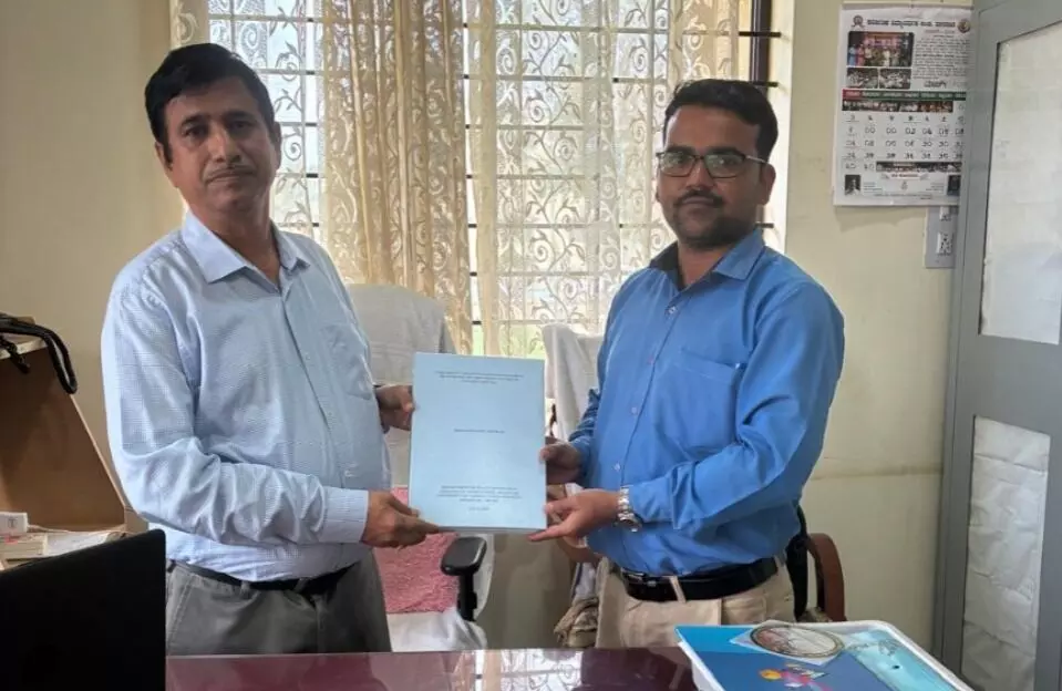 ಕಲಬುರಗಿ| ಶಿವಲಿಂಗಪ್ಪ ಹೊಟ್ಕರ್ ಗೆ ಧಾರವಾಡ ವಿವಿಯಿಂದ ಪಿಎಚ್ಡಿ ಪದವಿ ಕಲಬುರಗಿ| ಶಿವಲಿಂಗಪ್ಪ ಹೊಟ್ಕರ್ ಗೆ ಧಾರವಾಡ ವಿವಿಯಿಂದ ಪಿಎಚ್ಡಿ ಪದವಿ