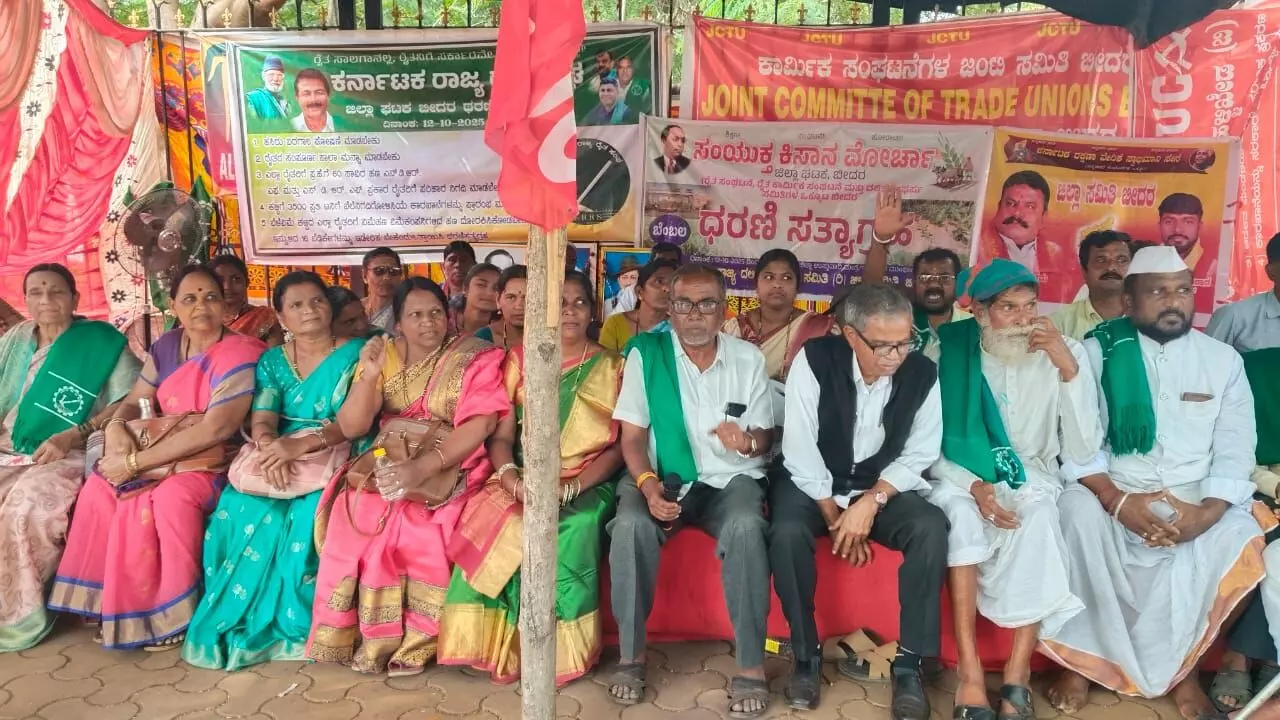 ವಿವಿಧ ಬೇಡಿಕೆಗಳು ಈಡೇರಿಸುವಂತೆ ಒತ್ತಾಯಿಸಿ ಐದನೇ ದಿನವೂ ಮುಂದುವರಿದ ರೈತರ ಪ್ರತಿಭಟನೆ