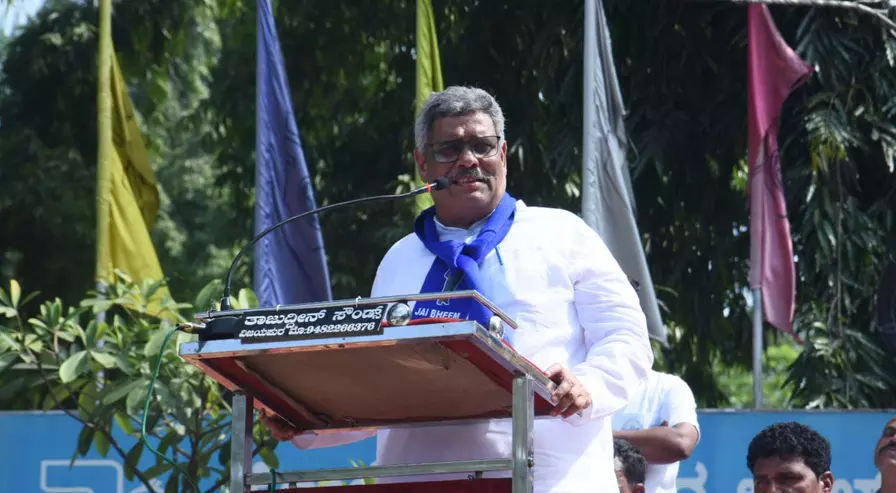 ಸಿಜೆಐ ಮೇಲೆ ಶೂ ಎಸೆದ ಪ್ರಕರಣ | ಸಂವಿಧಾನ, ಡಾ.ಬಿ.ಆರ್.ಅಂಬೇಡ್ಕರ್‌ಗೆ ಮಾಡಿರುವ ಅಪಮಾನ : ಪ್ರೊ.ರಾಜು ಆಲಗೂರ