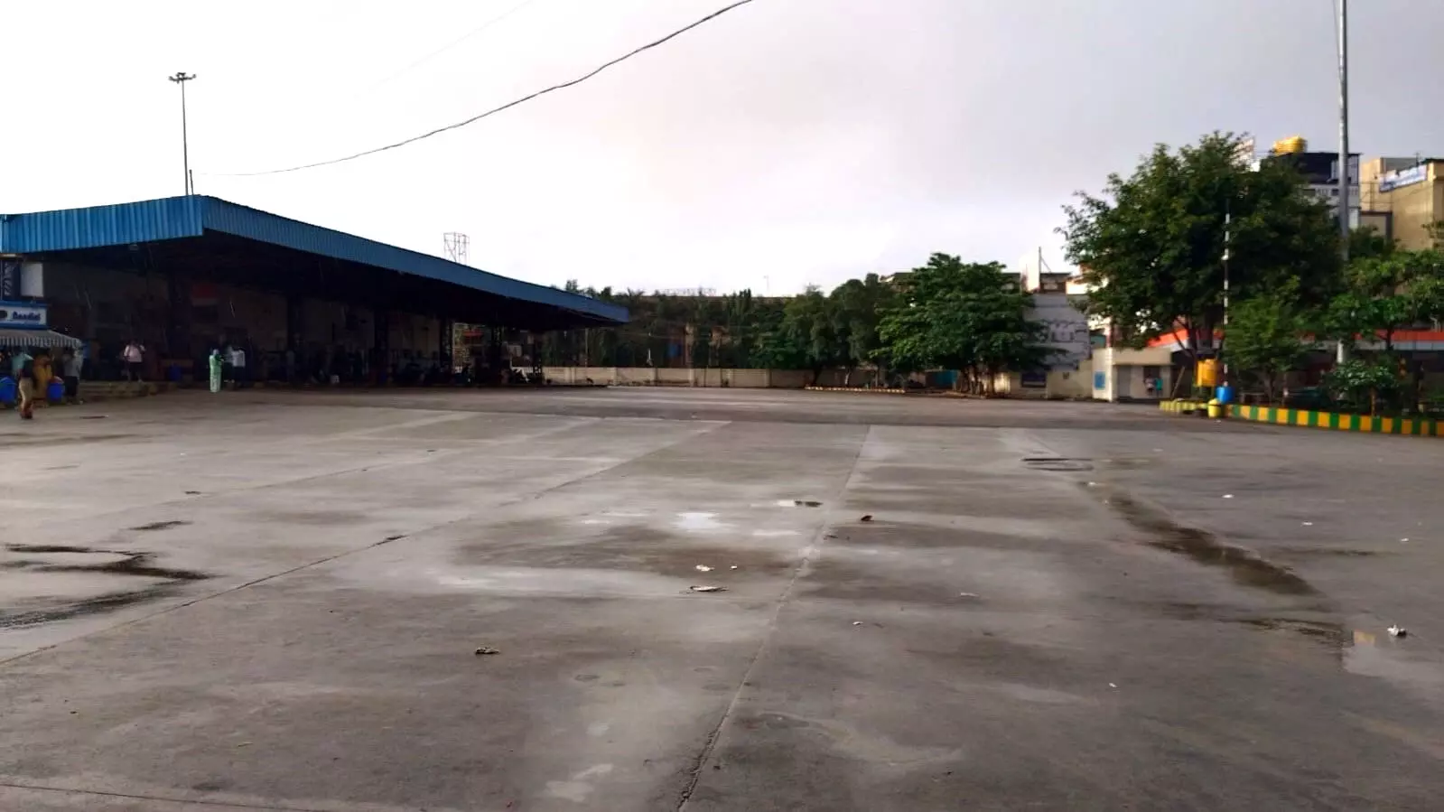 ಕೋಲಾರ: ಸಿಜೆಐ ಗವಾಯಿ ಮೇಲೆ ಶೂ ಎಸೆತ ಕೃತ್ಯ ಖಂಡಿಸಿ ಜಿಲ್ಲಾದ್ಯಂತ ಸ್ವಯಂಪ್ರೇರಿತ ಬಂದ್