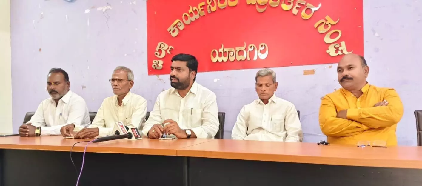 ಯಾದಗಿರಿ | ಸಚಿವ‌ ಖರ್ಗೆ ತಂಟೆಗೆ ಬಂದರೆ ಬೀದಿಗಿಳಿದು ಹೋರಾಟ: ಜಿಲ್ಲಾ ಕಾಂಗ್ರೆಸ್ ಅಧ್ಯಕ್ಷ ಬಸರೆಡ್ಡಿ ಅನಪುರ ಎಚ್ಚರಿಕೆ