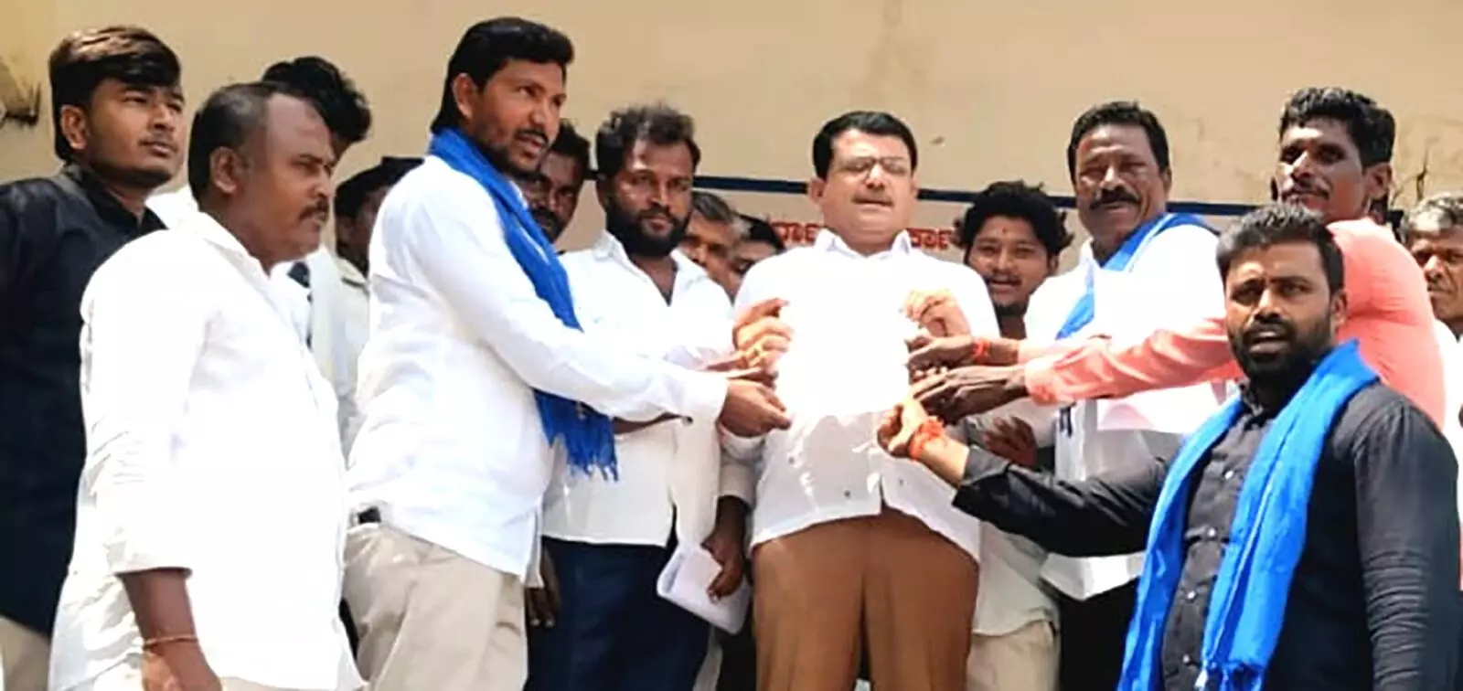 ಕನಕಗಿರಿ | ದಲಿತ ಬಾಲಕಿಯ ಮೇಲೆ ಅತ್ಯಾಚಾರ ಪ್ರಕರಣ : ಕಠಿಣ ಶಿಕ್ಷೆಗೆ ಆಗ್ರಹಿಸಿ ಮನವಿ