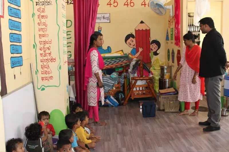 ರಾಯಚೂರು | ಜಿಲ್ಲಾ ಪಂಚಾಯತ್ ಆಡಳಿತ ಭವನದಲ್ಲಿ ಜಿಪಂ ಸಿಇಓ ಸಂಚಾರ : ಅಧಿಕಾರಿ, ಸಿಬ್ಬಂದಿ ಕಾರ್ಯವೈಖರಿ ಪರಿಶೀಲನೆ