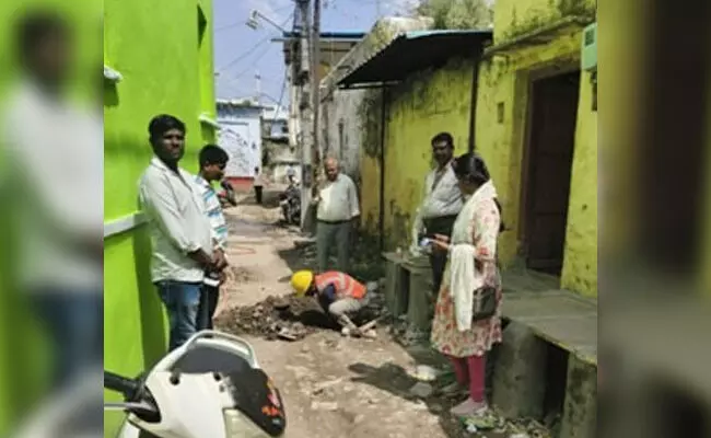 ಕಲಬುರಗಿ | ನಗರದಲ್ಲಿ ಅತೀ ಹೆಚ್ಚು ನೀರಿನ ಕರ ಬಾಕಿ ಉಳಿಸಿಕೊಂಡಿರುವ ಗ್ರಾಹಕರ ನಳದ ಸಂಪರ್ಕ ಕಡಿತ ಅಭಿಯಾನ ಕಲಬುರಗಿ | ನಗರದಲ್ಲಿ ಅತೀ ಹೆಚ್ಚು ನೀರಿನ ಕರ ಬಾಕಿ ಉಳಿಸಿಕೊಂಡಿರುವ ಗ್ರಾಹಕರ ನಳದ ಸಂಪರ್ಕ ಕಡಿತ ಅಭಿಯಾನ