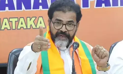 ‘ನನಗೇನಾದರೂ ಆದರೆ ಪ್ರಿಯಾಂಕ್ ಖರ್ಗೆ ಕುಟುಂಬವೇ ಹೊಣೆ’; ಬೆಂಗಾವಲು ವ್ಯವಸ್ಥೆ ಹಿಂಪಡೆದಿದ್ದಕ್ಕೆ ಛಲವಾದಿ ನಾರಾಯಣಸ್ವಾಮಿ ಆಕ್ಷೇಪ