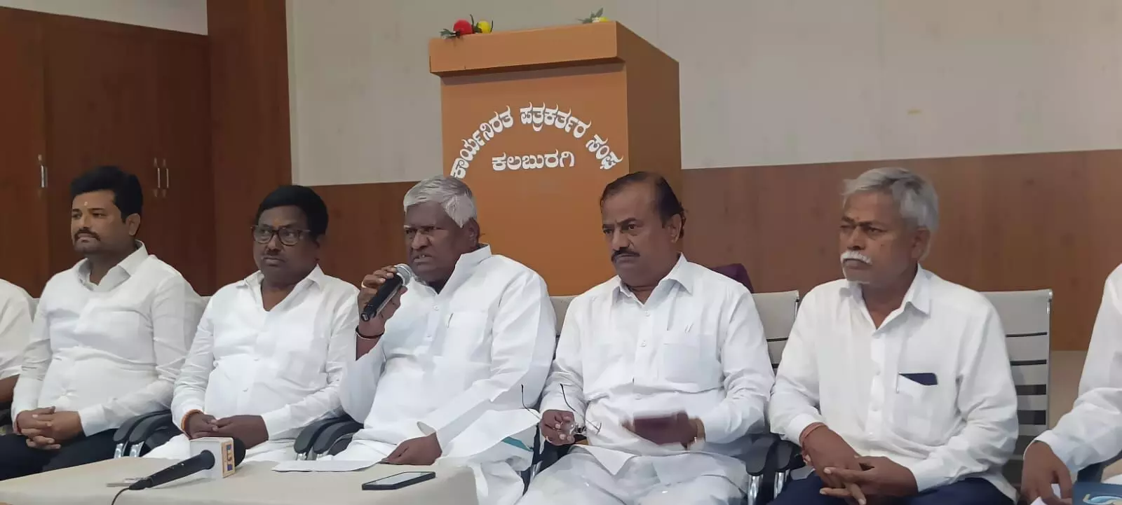 ಅಂಬಿಗರ ಚೌಡಯ್ಯ ಮೂರ್ತಿ ವಿರೂಪ ಪ್ರಕರಣವನ್ನು ಮುಸ್ಲಿಮರ ತಲೆಗೆ ಕಟ್ಟಲು ಬಿಜೆಪಿ ಮುಖಂಡರ ಷಡ್ಯಂತ್ರ: ಭೀಮಣ್ಣ ಸಾಲಿ ಆರೋಪ