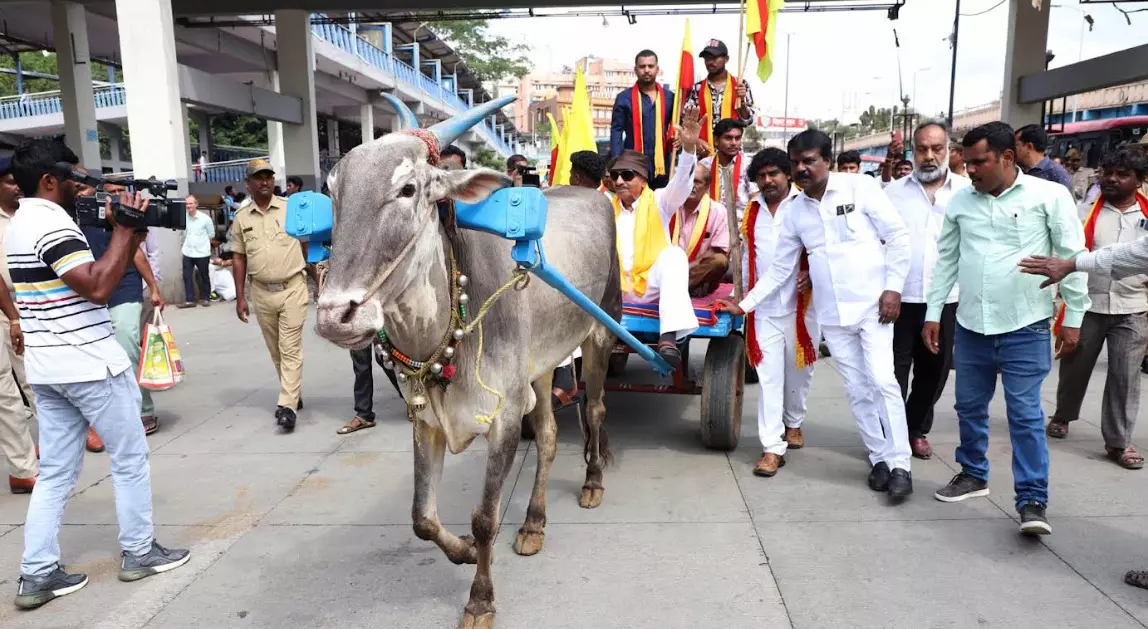 ರಸ್ತೆ ಗುಂಡಿಗಳನ್ನು ಶೀಘ್ರದಲ್ಲೇ ಮುಚ್ಚದಿದ್ದರೆ ‘ಬೆಂಗಳೂರು ಬಂದ್’ : ವಾಟಾಳ್ ನಾಗರಾಜ್