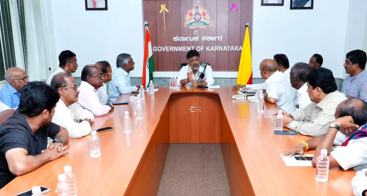 ಗುತ್ತಿಗೆದಾರಾರ ನೋವು ಅರ್ಥವಾಗುತ್ತದೆ, ಆದರೆ ಯಾರೂ ಸರಕಾರಕ್ಕೆ ಬೆದರಿಕೆ ಹಾಕಲು ಸಾಧ್ಯವಿಲ್ಲ: ಡಿ.ಕೆ.ಶಿವಕುಮಾರ್