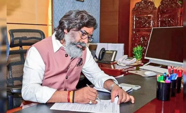 ಇಂಡಿಯಾ ಮೈತ್ರಿಕೂಟದಲ್ಲಿ ಸೀಟು ಹಂಚಿಕೆ ಕಗ್ಗಂಟು; ಬಿಹಾರ ಚುನಾವಣೆಯಲ್ಲಿ ಏಕಾಂಗಿಯಾಗಿ ಸ್ಪರ್ಧಿಸಲಿರುವ ಹೇಮಂತ್ ಸೊರೇನ್ ರ ಜೆಎಂಎಂ ಪಕ್ಷ ಇಂಡಿಯಾ ಮೈತ್ರಿಕೂಟದಲ್ಲಿ ಸೀಟು ಹಂಚಿಕೆ ಕಗ್ಗಂಟು; ಬಿಹಾರ ಚುನಾವಣೆಯಲ್ಲಿ ಏಕಾಂಗಿಯಾಗಿ ಸ್ಪರ್ಧಿಸಲಿರುವ ಹೇಮಂತ್ ಸೊರೇನ್ ರ ಜೆಎಂಎಂ ಪಕ್ಷ