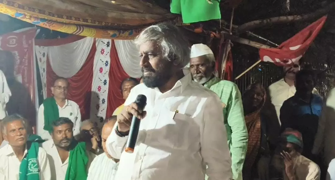 ಬೀದರ್ | ಸಚಿವ ಈಶ್ವರ್ ಖಂಡ್ರೆ ಭರವಸೆ ಬಳಿಕ ಸತ್ಯಾಗ್ರಹ ಕೈಬಿಟ್ಟ ರೈತರು