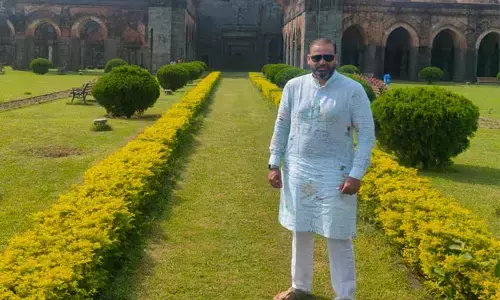 ಶತಮಾನಗಳಷ್ಟು ಪುರಾತನವಾದ ಮಸೀದಿಯ ಫೋಟೊ ಹಂಚಿಕೊಂಡ ಯೂಸುಫ್ ಪಠಾಣ್: ಅದು ಹಿಂದೂ ದೇವಾಲಯ ಎಂದ ಬಿಜೆಪಿ